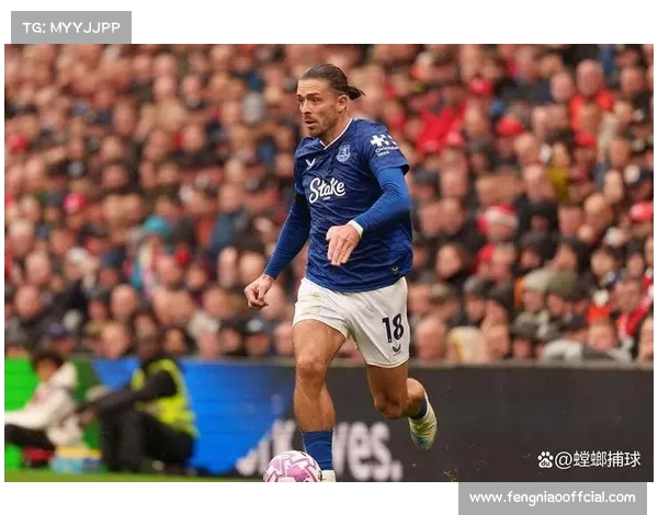 转播画面捕捉，伊蒂哈德球场看台出现针对格拉利什的侮辱性横幅，赛后将展开调查